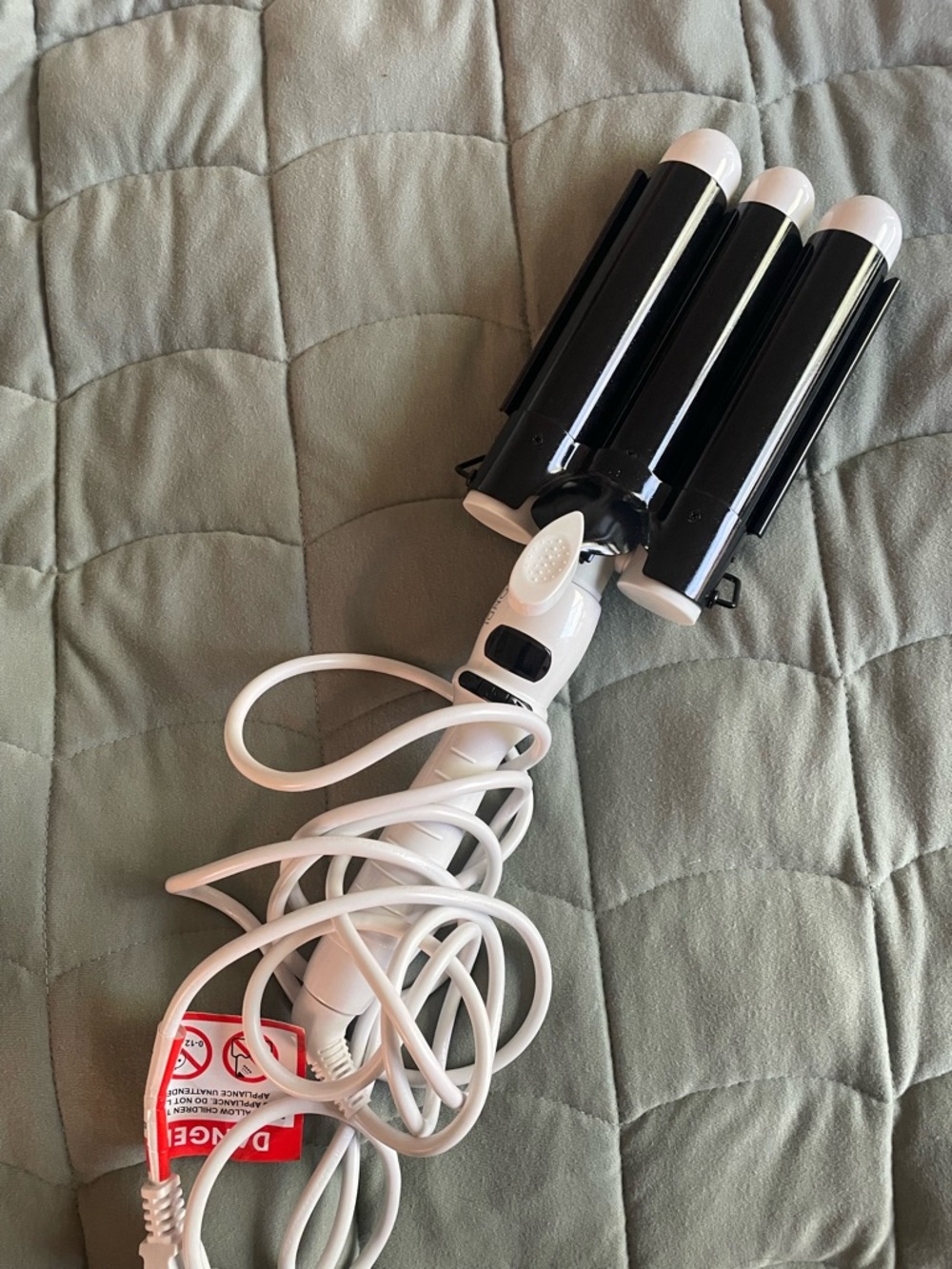 3-Barrel Hair Waver Curler - White and Black